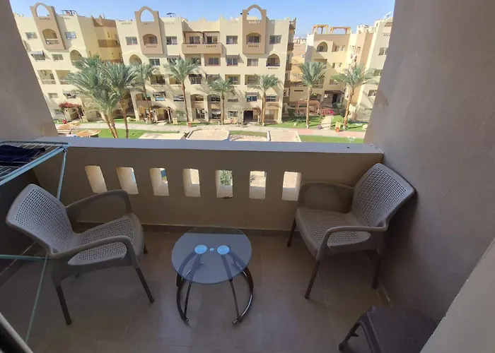 Cozy 1 Bedroom Sea And Pool View